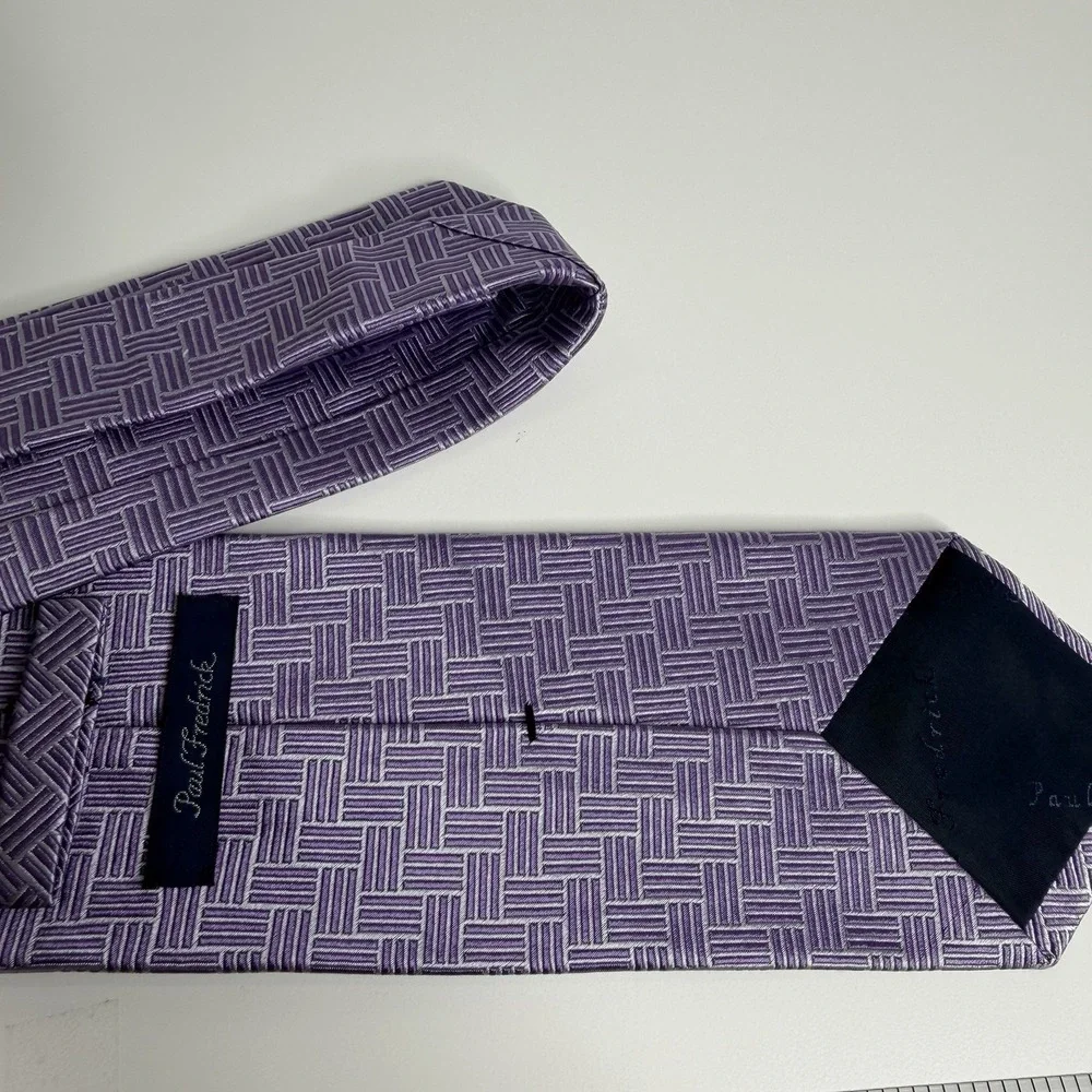NWOT Paul‎ Fredrick Mens Silk Necktie Purple 3 3/4